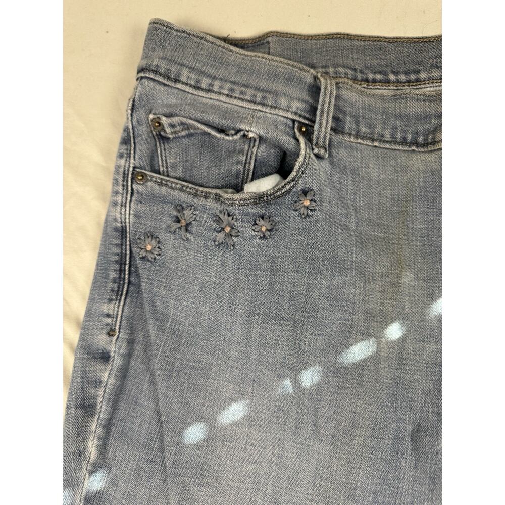 Levi’s 505 Straight Jeans Floral Embroidered Women’s Size 33 Light Wash - Picture 4 of 16